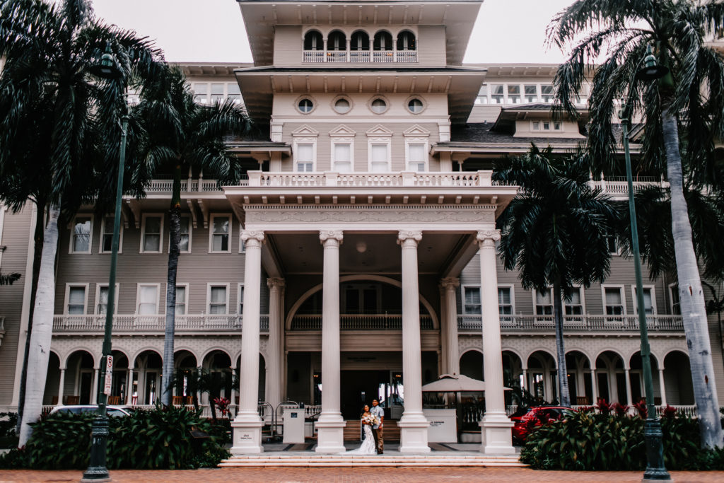 moana surfrider outside wedding venue