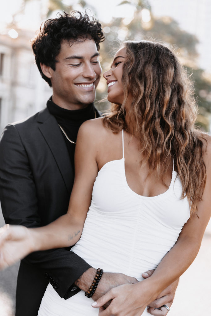 Honolulu city couples shoot neutral colors.